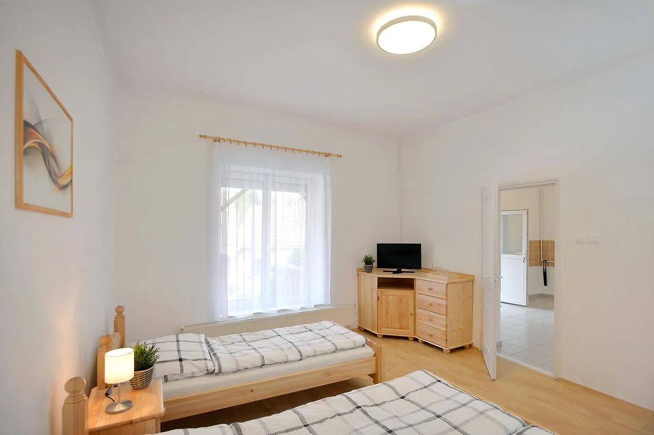 Bed & Breakfast Fonix Panzio Hotel Eger Hungary