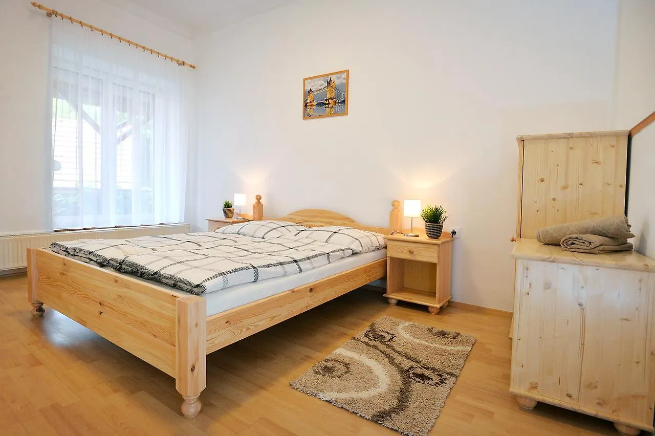 Fonix Panzio Hotel Eger 0*,