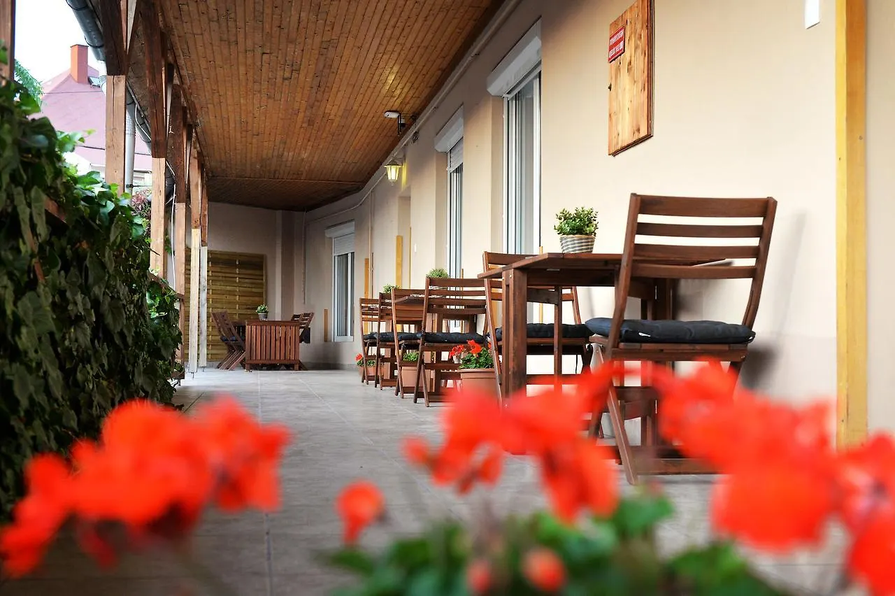 Bed & Breakfast Fonix Panzio Hotel Eger